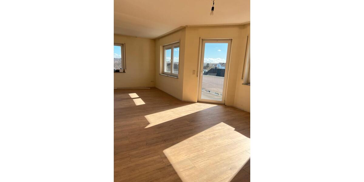 Etagenwohnung Willroth - 4 Zimmer, 114 m&sup2;, 1.280&euro; | Angebot:26220052