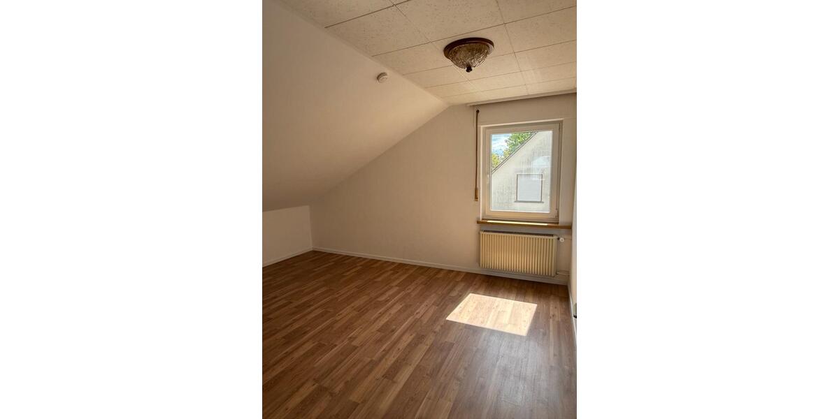 Dachgeschoßwohnung Mogendorf - 2 Zimmer, 65 m&sup2;, 560&euro; | Angebot:26647789