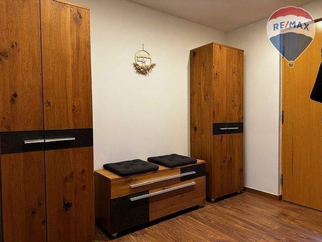 Einfamilienhaus Höhr-Grenzhausen Grenzhausen - 9 Zimmer, 225 m&sup2;, 459.000&euro; | Angebot:25664423