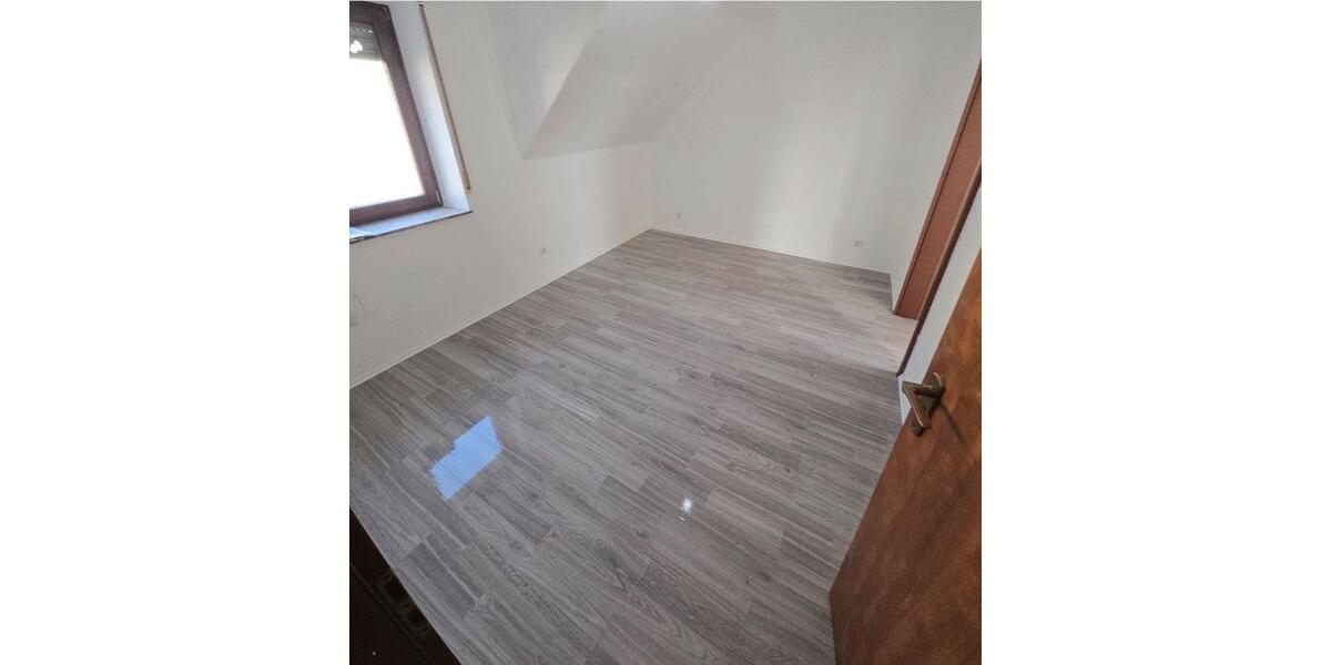 Dachgeschoßwohnung Weißenthurm - 2 Zimmer, 34 m&sup2;, 520&euro; | Angebot:26123455