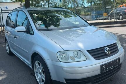 VW Touran 186.709 km 2.490 &euro; Niederelbert 56412