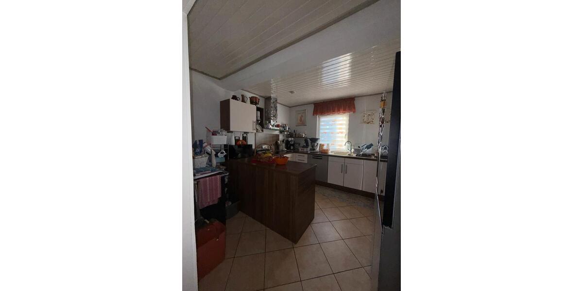 Reihenhaus Gückingen - 7 Zimmer, 180 m&sup2;, 280.000&euro; | Angebot:27066463
