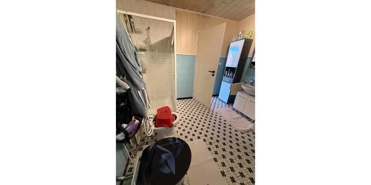 Reihenhaus Gückingen - 7 Zimmer, 180 m&sup2;, 280.000&euro; | Angebot:27066463