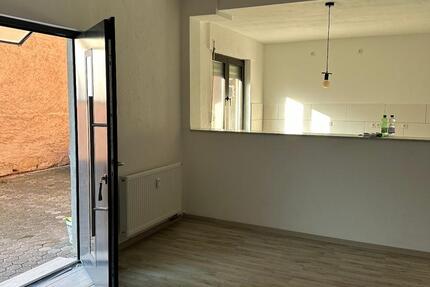 Wohnung Urmitz - 3 Zimmer, 90 m&sup2;, 700&euro; | Angebot:25271367