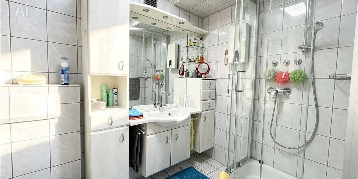 Etagenwohnung Koblenz Mitte - 4 Zimmer, 93 m&sup2;, 298.000&euro; | Angebot:26474900