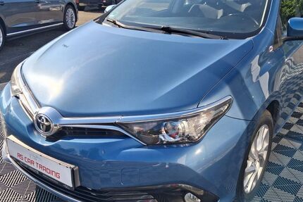Toyota Auris 103.108 km 9.490 &euro; Altendiez 65624