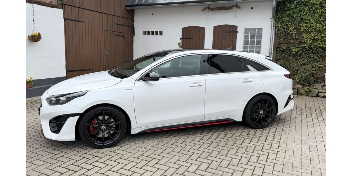 Kia pro ceed / ProCeed 92.000 km 22.900 &euro; Bad Breisig 53498