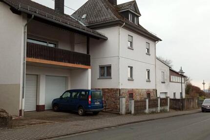 Haus Hillscheid - 7 Zimmer, 200 m&sup2;, 1.550&euro; | Angebot:26375457