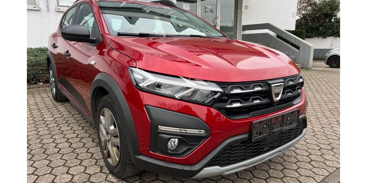 Dacia Sandero 136.000 km 7.999 € Koblenz OT Neuendorf 56070