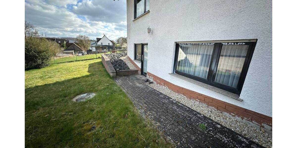 Großzügiges Einfamilienhaus mit Einliegerwohnung - perfekt für Familie oder Wohnen & Arbeiten 7 zimmer