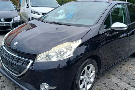 Peugeot 208 179.803 km 1.990 &euro; Boppard/Bad Salzig 56154
