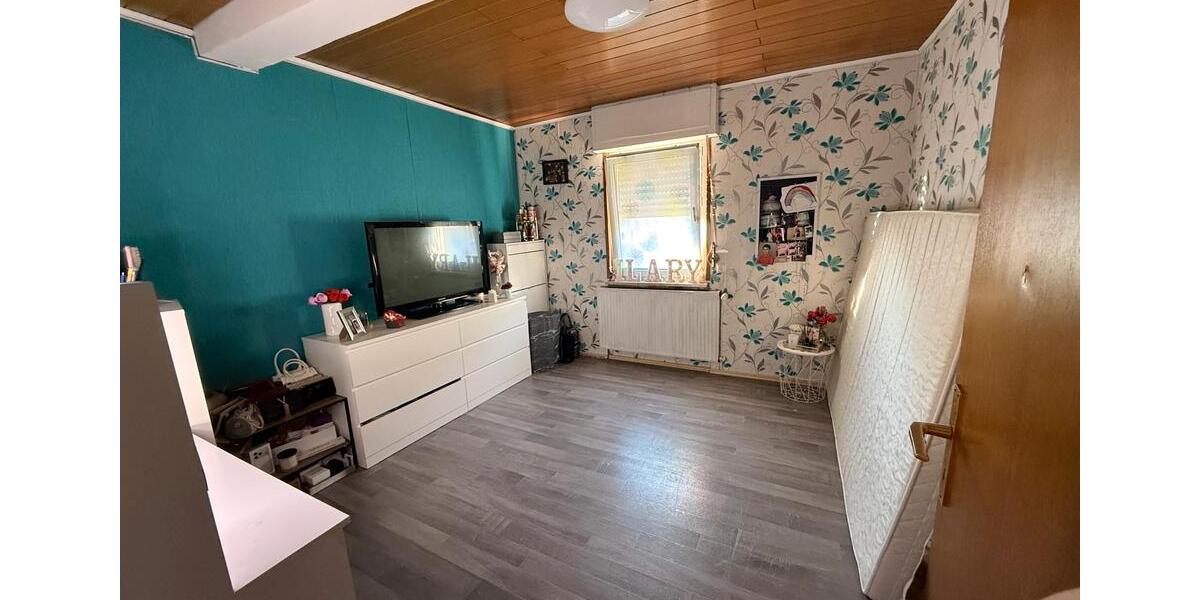 Reihenhaus Gückingen - 7 Zimmer, 180 m&sup2;, 280.000&euro; | Angebot:27066463