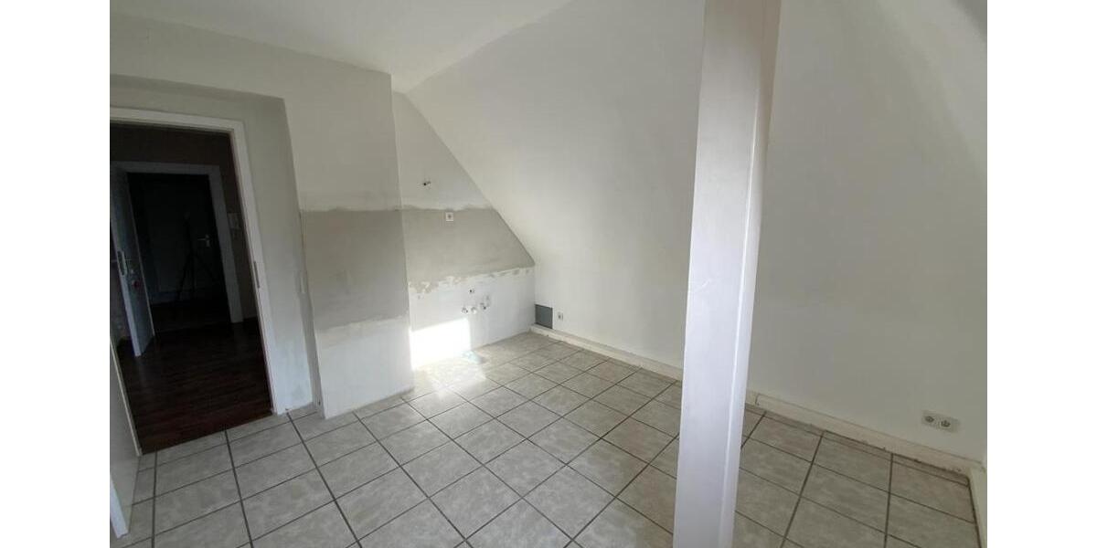 Süße Dachgeschosswohnung auf der Karthause 3 zimmer