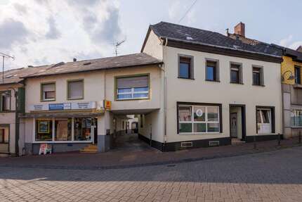 Haus zum Kaufen in Plaidt 349.000 € 192 m² 12 zimmer