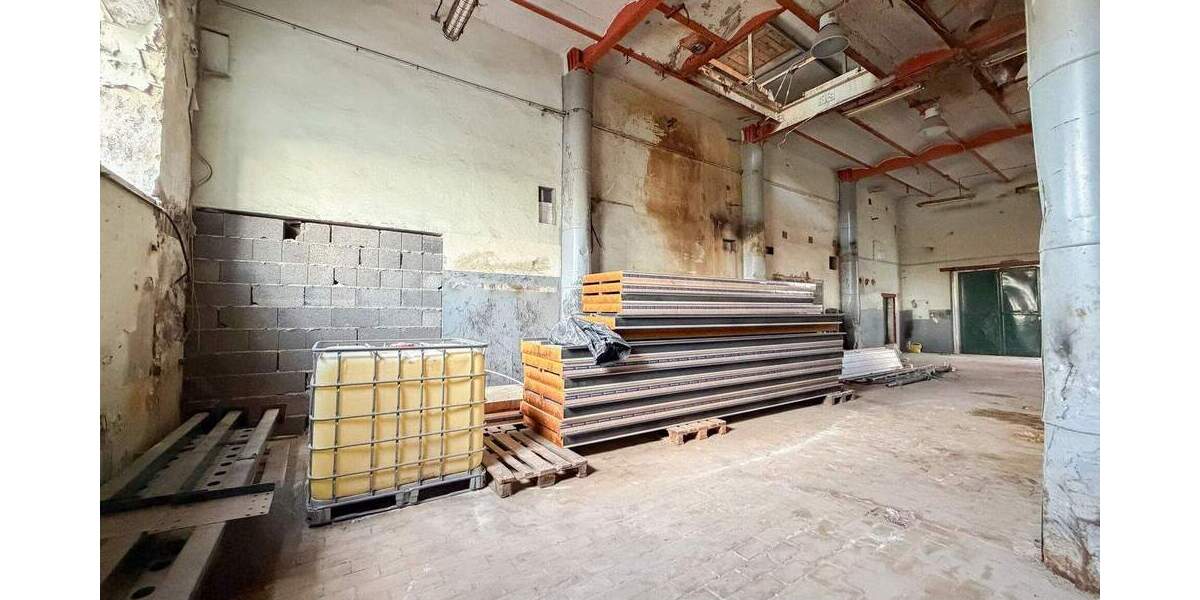 Große, sanierte Lagerhalle mit zusätzlicher anliegender Hallenfläche auf einem Industriegelände! zimmer