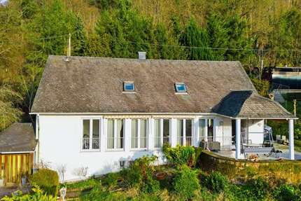 Haus zum Kaufen in Nassau 349.000 € 189 m² 5 zimmer