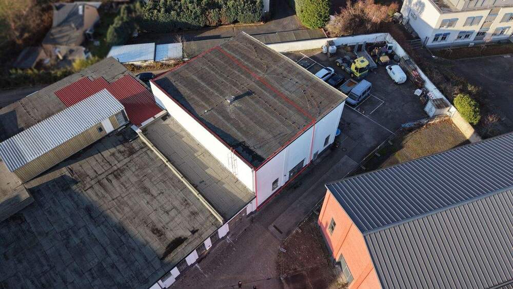 Große, sanierte Lagerhalle mit zusätzlicher anliegender Hallenfläche auf einem Industriegelände! zimmer