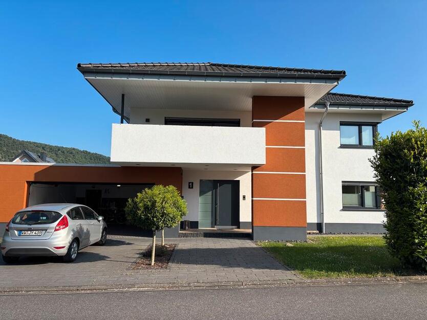 Freistehendes gepflegtes Einfamilienhaus mit Garten