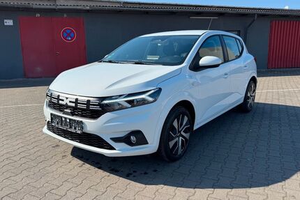 Dacia Sandero 8.100 km 10.900 &euro; Koblenz 56070