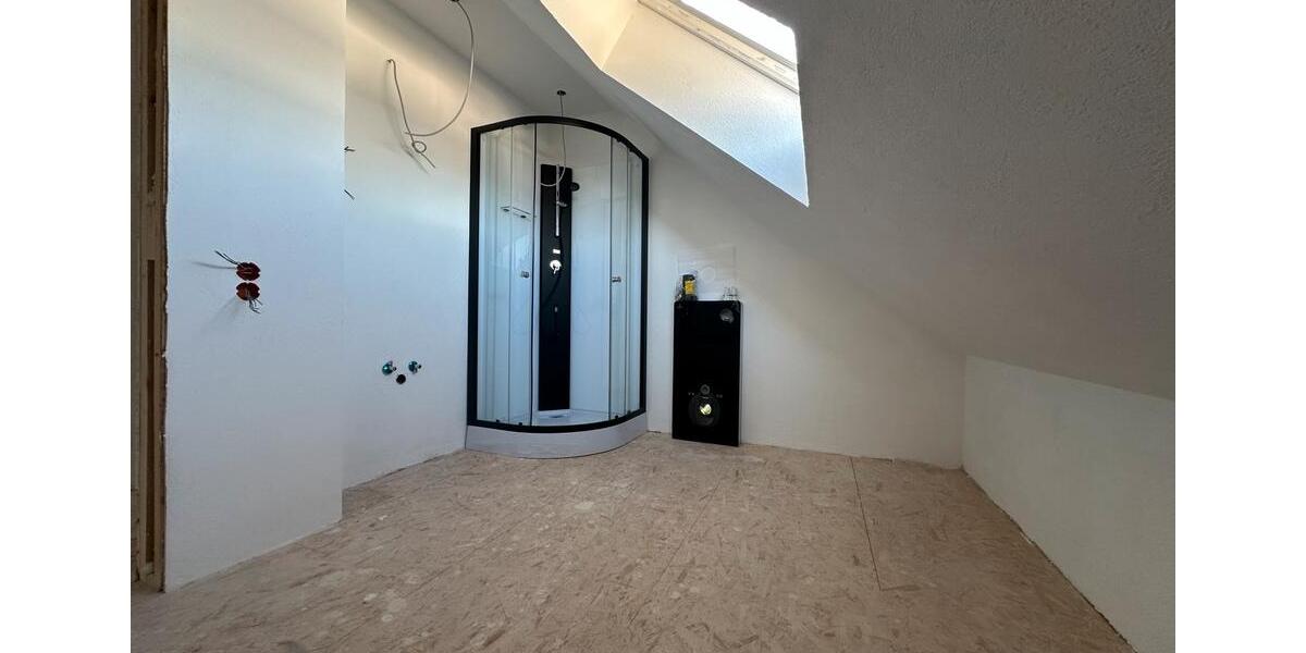Dachgeschoßwohnung Brey - 3 Zimmer, 80 m&sup2;, 1.100&euro; | Angebot:26693598