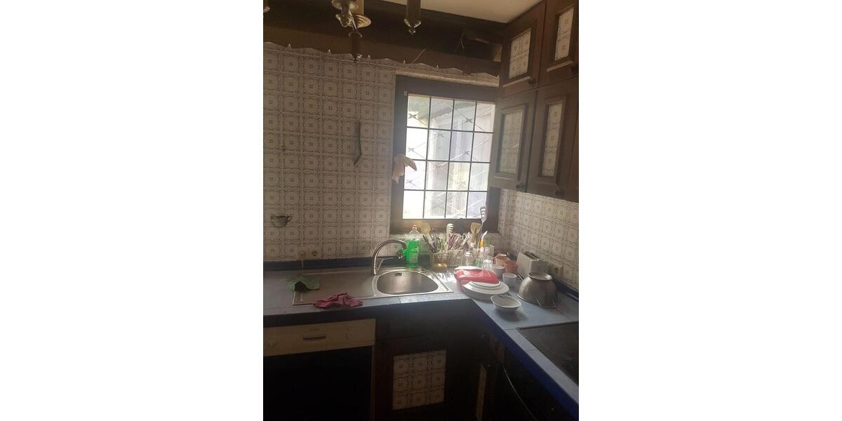 Einfamilienhaus Brey - 8 Zimmer, 300 m&sup2;, 190.000&euro; | Angebot:27093595