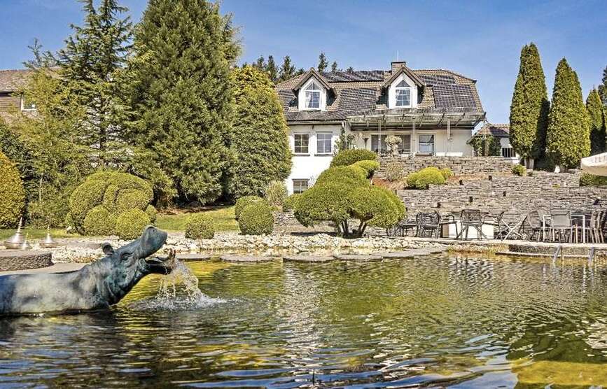 Haus zum Kaufen in Mayen Kürrenberg 1.100.000 € 256 m²