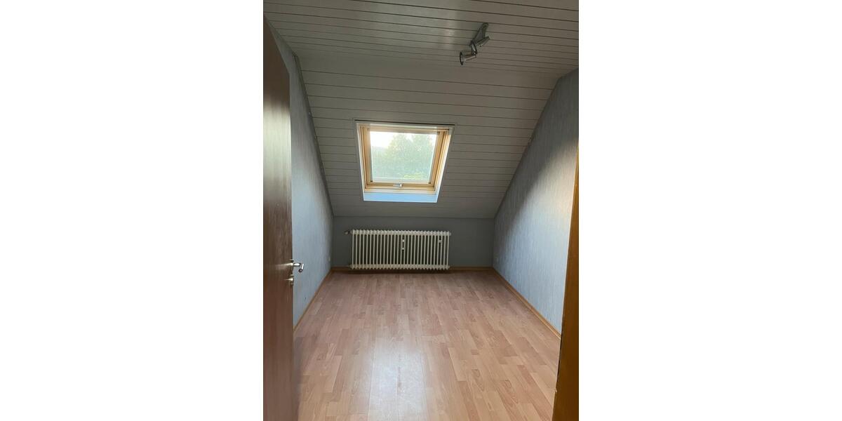 Etagenwohnung Neuwied Feldkirchen - 4 Zimmer, 82 m&sup2;, 800&euro; | Angebot:26357969