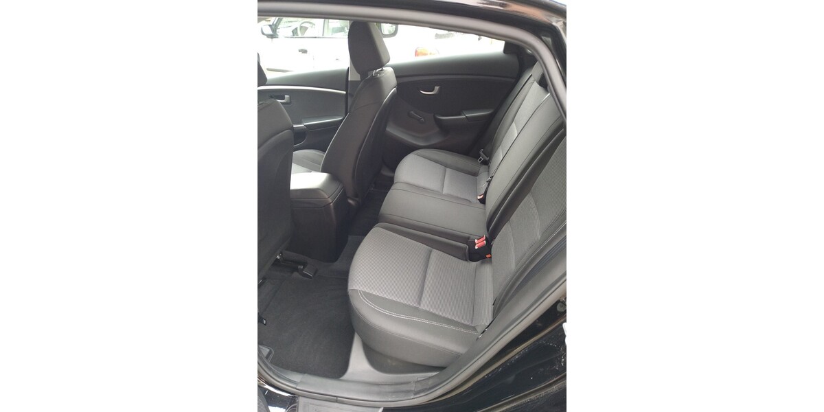 Hyundai i30 93.000 km 8.000 &euro; Koblenz 56068