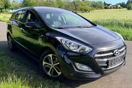 Hyundai i30 97.646 km 9.000 &euro; NÖRTERSHAUSEN 56283
