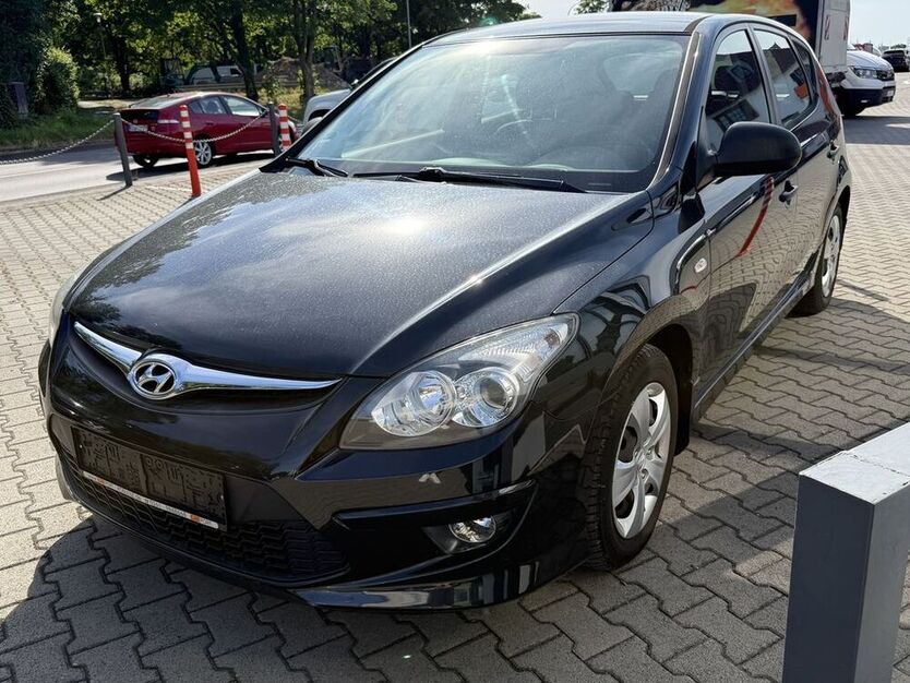 i30