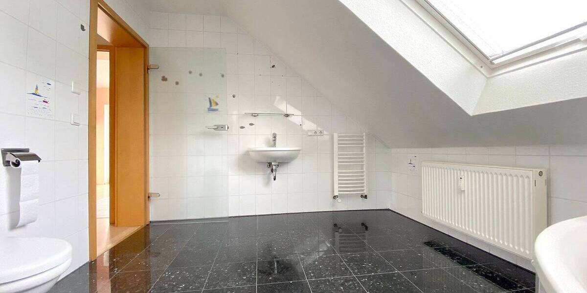 Mehrfamilienhaus, Wohnhaus Mayen Kürrenberg - 6 Zimmer, 135 m&sup2;, 1.200&euro; | Angebot:24610250