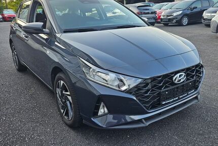 Hyundai i20 11.132 km 16.699 € Kobern-Gondorf 56330