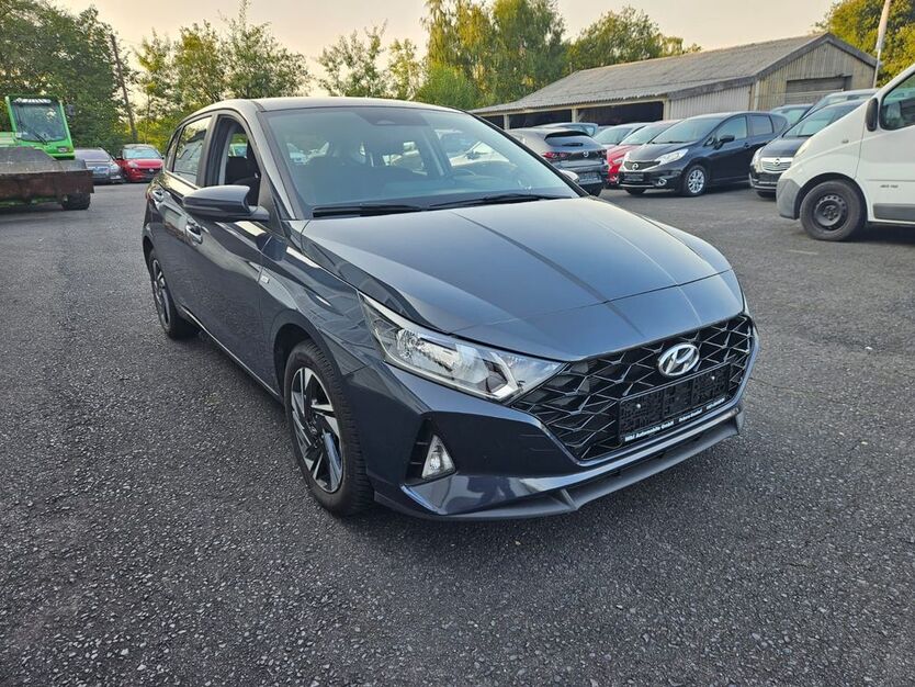 Hyundai i20 11.132 km 16.699 € Kobern-Gondorf 56330
