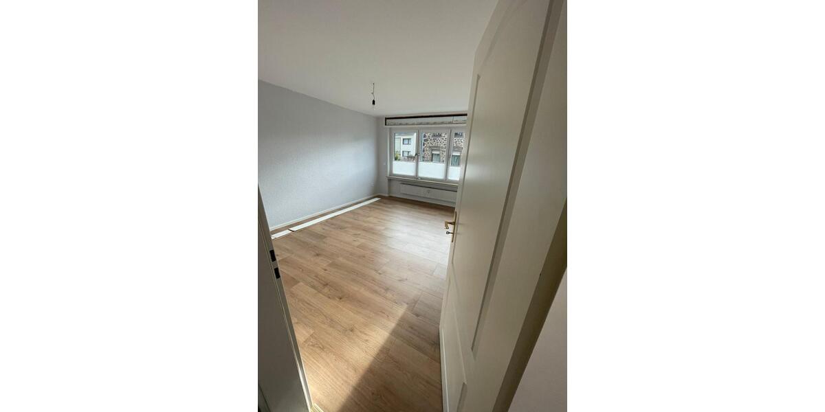 Hochparterre Koblenz Bubenheim - 4 Zimmer, 112 m&sup2;, 1.400&euro; | Angebot:26226531