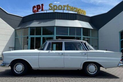 Mercedes 230
