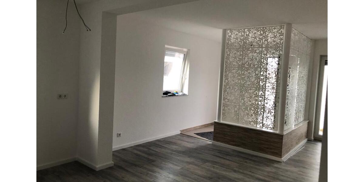 Etagenwohnung Nentershausen - 3 Zimmer, 124 m&sup2;, 1.200&euro; | Angebot:26403600