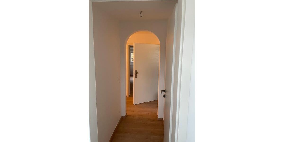 Erstbezug nach Sanierung - Großzügige 4-Zimmer-Wohnung DG 4 zimmer