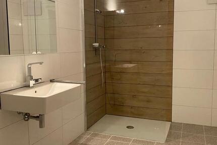 Wohnung Neuwied Feldkirchen - 1 Zimmer, 75 m&sup2;, 820&euro; | Angebot:25626302