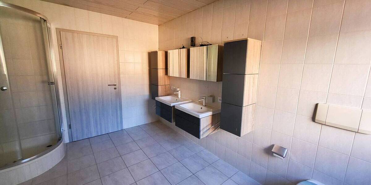Mehrfamilienhaus, Wohnhaus Niederelbert - 1 Zimmer, 236 m&sup2;, 390.000&euro; | Angebot:26202046