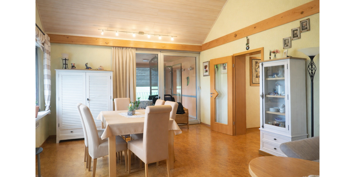 Dachgeschoßwohnung Dieblich - 4 Zimmer, 120 m&sup2;, 890&euro; | Angebot:25570766