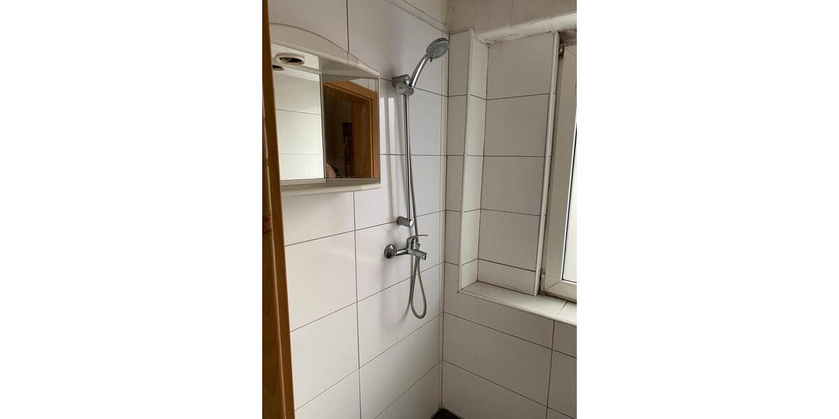 Zwei sanierungsbedürftige Häuser mit Entwicklungspotenzial 6 zimmer