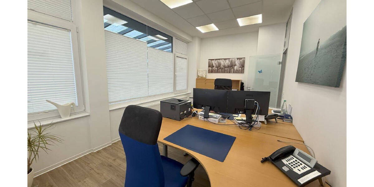 Büro-Praxisfläche mit Lager 9 zimmer