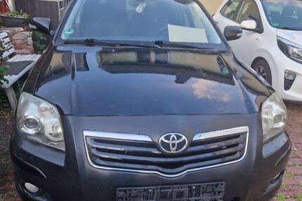 Toyota Avensis 220.000 km 2.200 &euro; Buch 56357