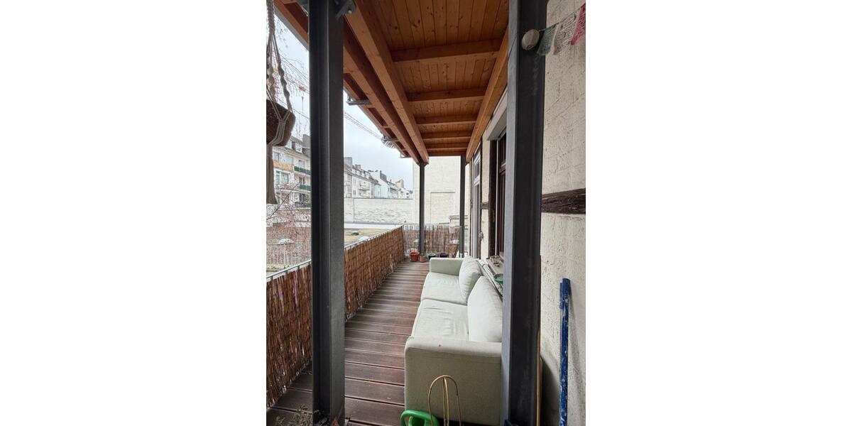 Großzügige 3 ZKB Altbauwohnung mit Balkon in zentraler Lage 3 zimmer