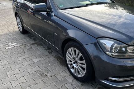 Mercedes-Benz 220 333.000 km 4.900 &euro; Boppard 56154