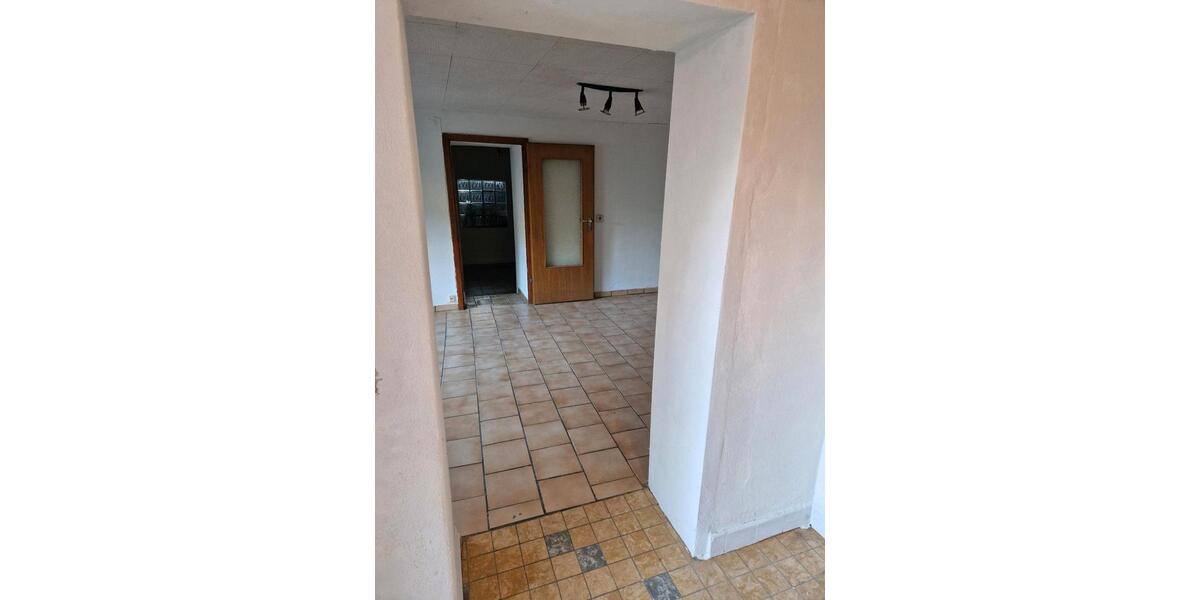 Erdgeschoßwohnung Selters (Westerwald) - 2.5 Zimmer, 80 m&sup2;, 600&euro; | Angebot:26398555