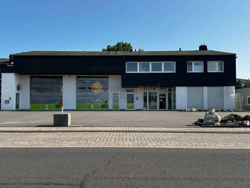 Halle in Mülheim-Kärlich 2.690 € 160 m²