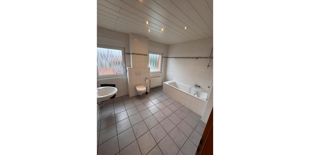 Etagenwohnung Vallendar - 5 Zimmer, 117 m&sup2;, 900&euro; | Angebot:25100956