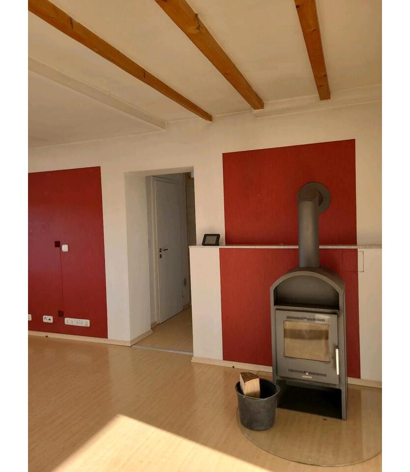 Schöne Dachgeschoss Wohnung in Zweiten Stock
