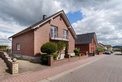 Haus Montabaur - 5 Zimmer, 163 m&sup2;, 480.000&euro; | Angebot:27076250